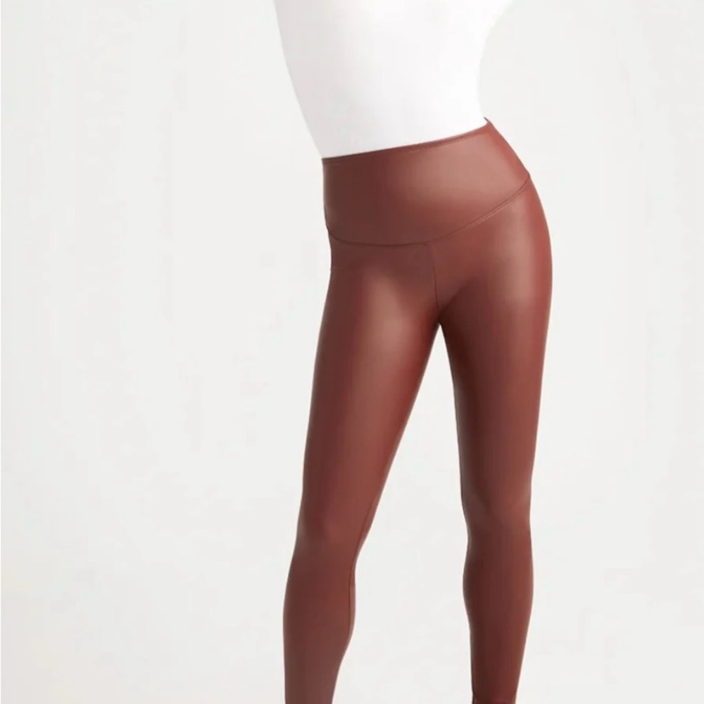 Women's High-Waisted rust Leggings